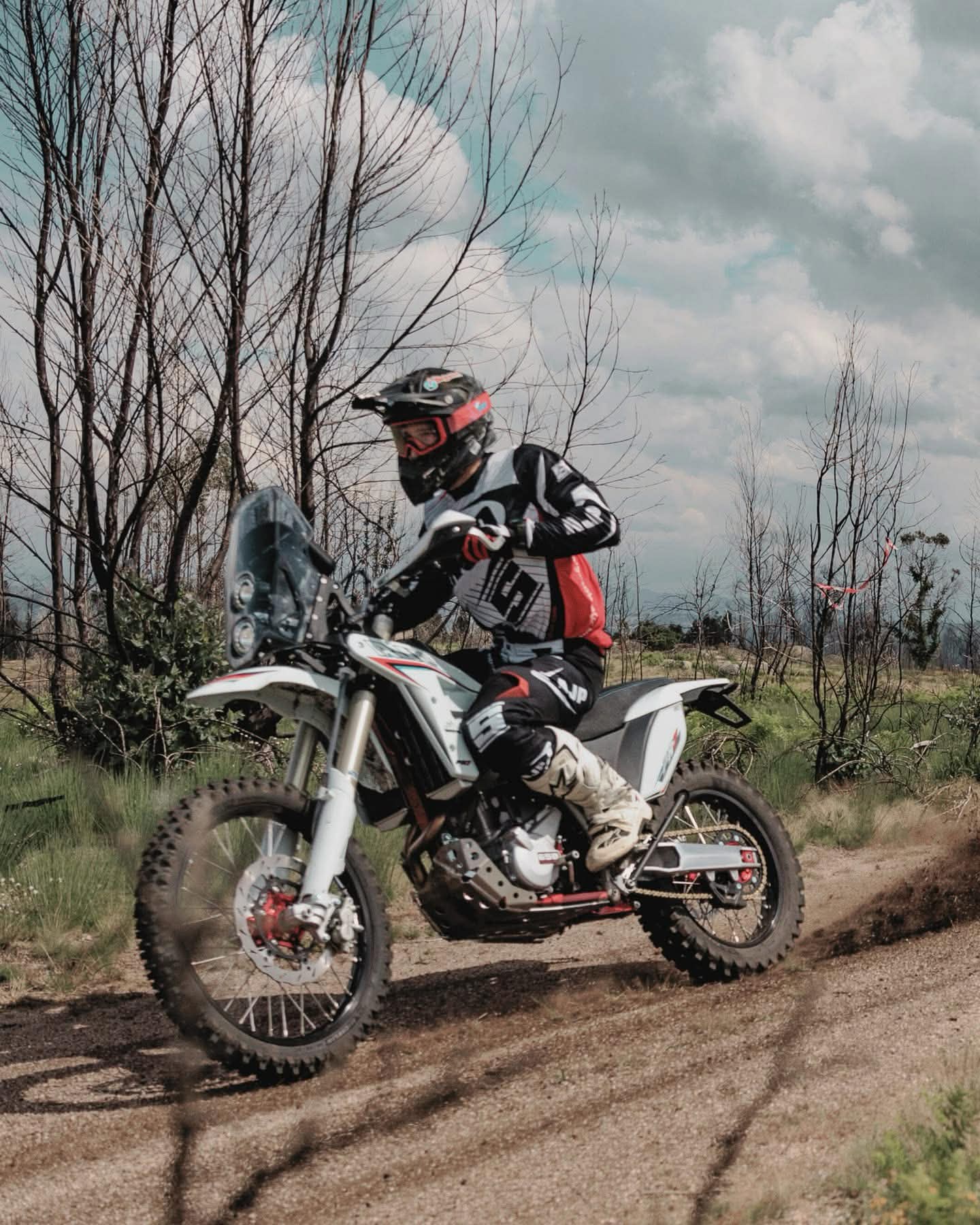 PR7 Adventure — lesní stezka.